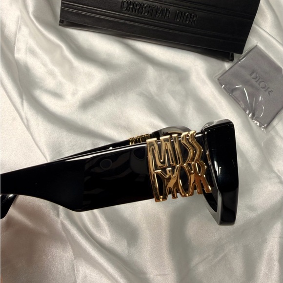 MISS DIOR CD40182I Sunglasses - Picture 5 of 16